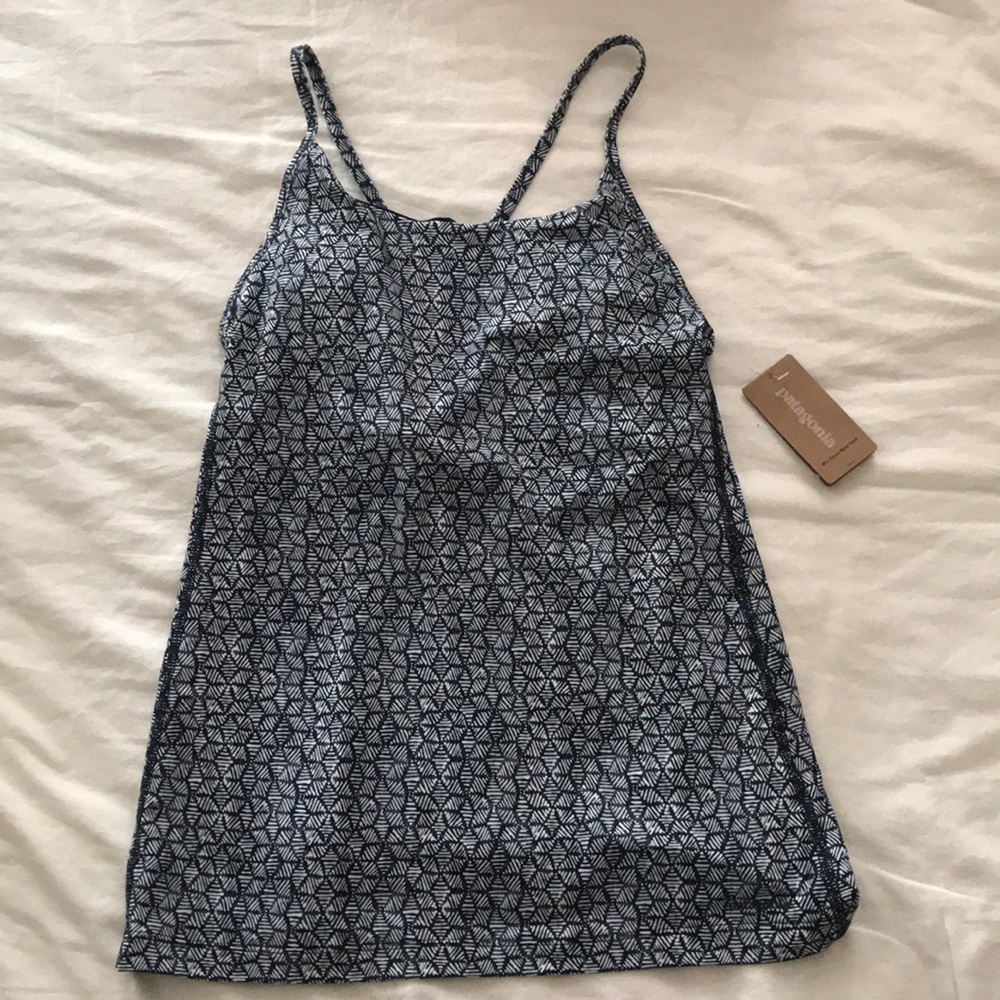 Patagonia tank w/ built-in bra